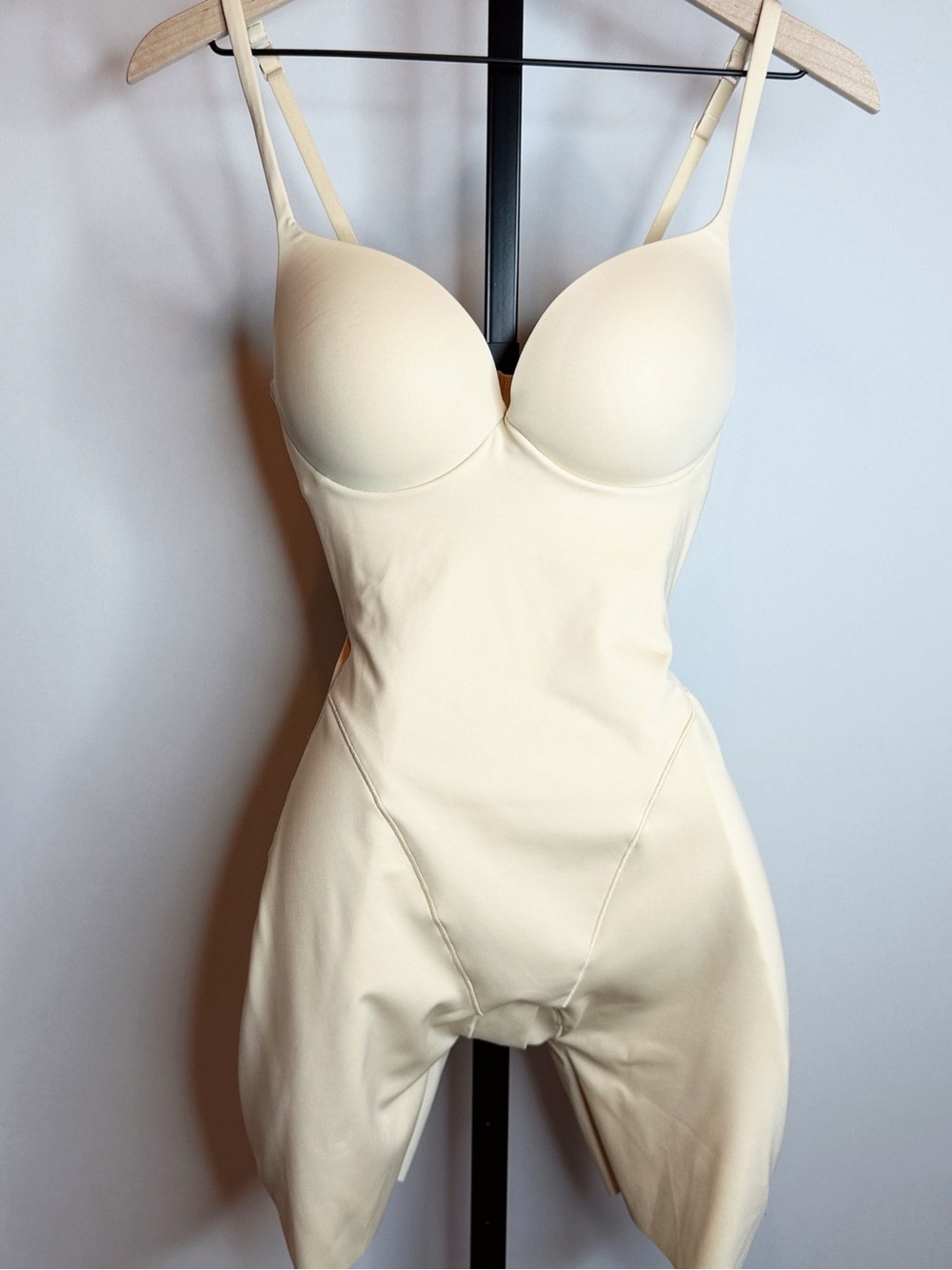 NWT Skims Body Ultimate Push-Up Butt And Hip Padded Mid Thigh Bodysuit